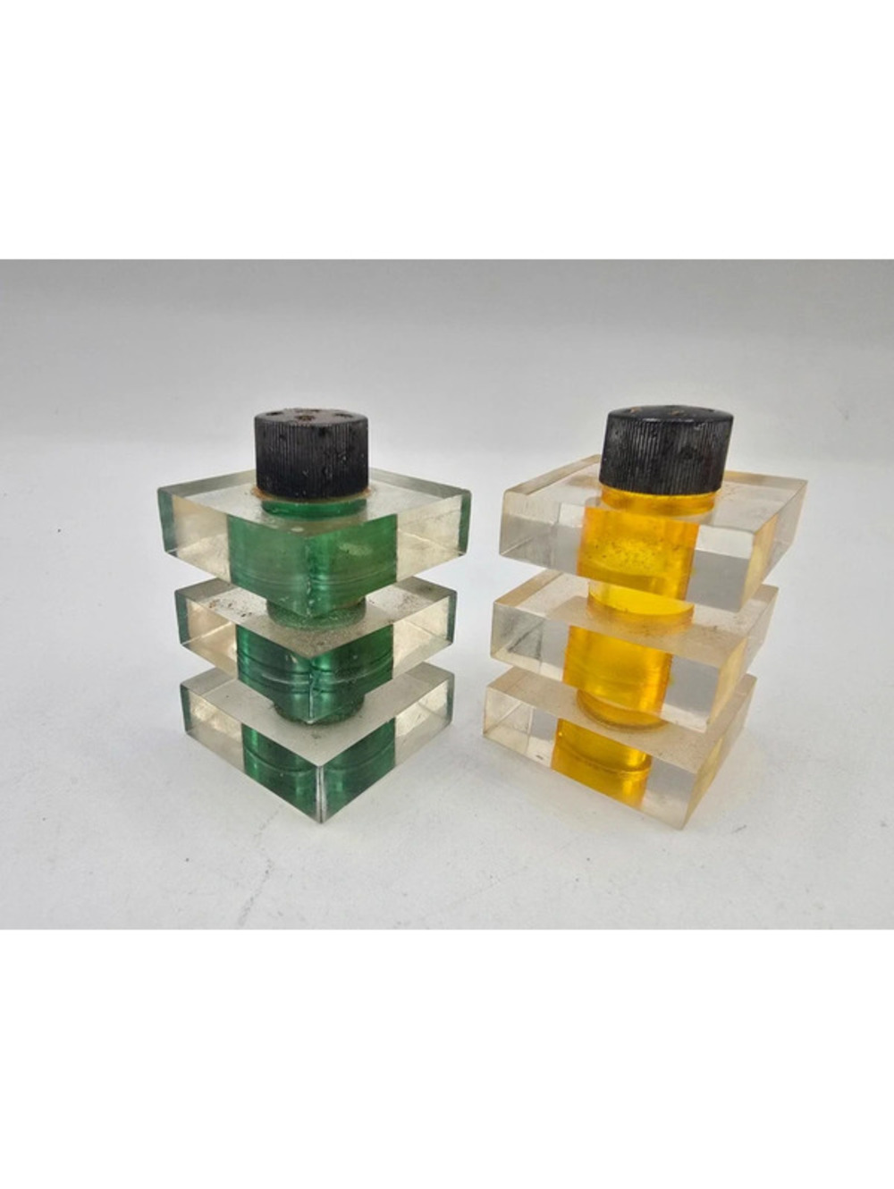 Vintage Green and Yellow Lucite Art Deco Design Salt And Pepper Shakers RARE